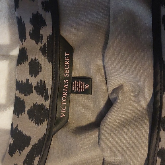 Victoria's Secret Skirt - Picture 3 of 4